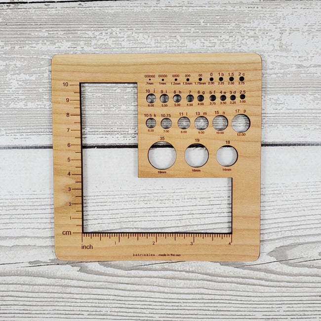 Universal Knitting Needle & Crochet Hook Gauge