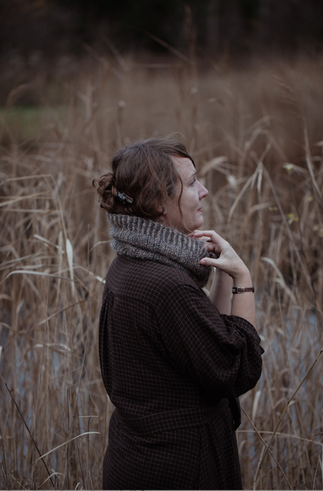 The Island and the Forest: A Knitted Correspondence