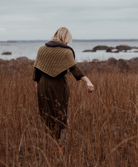 The Island and the Forest: A Knitted Correspondence