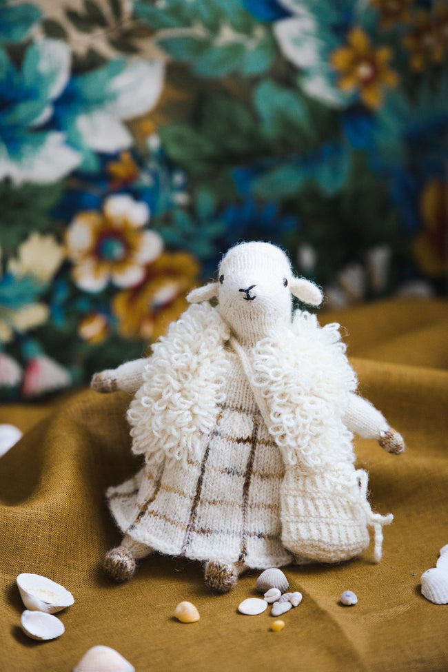 Mouche & Friends Seamless Toys to Knit and Love Cinthia Vallet